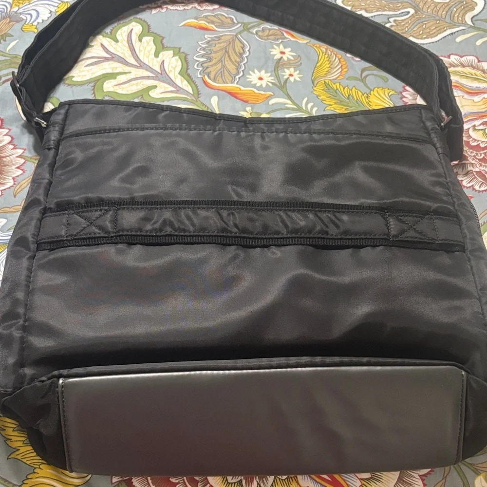 Lug Happy Camper Black Crossbody Bag - Picture 2 of 10
